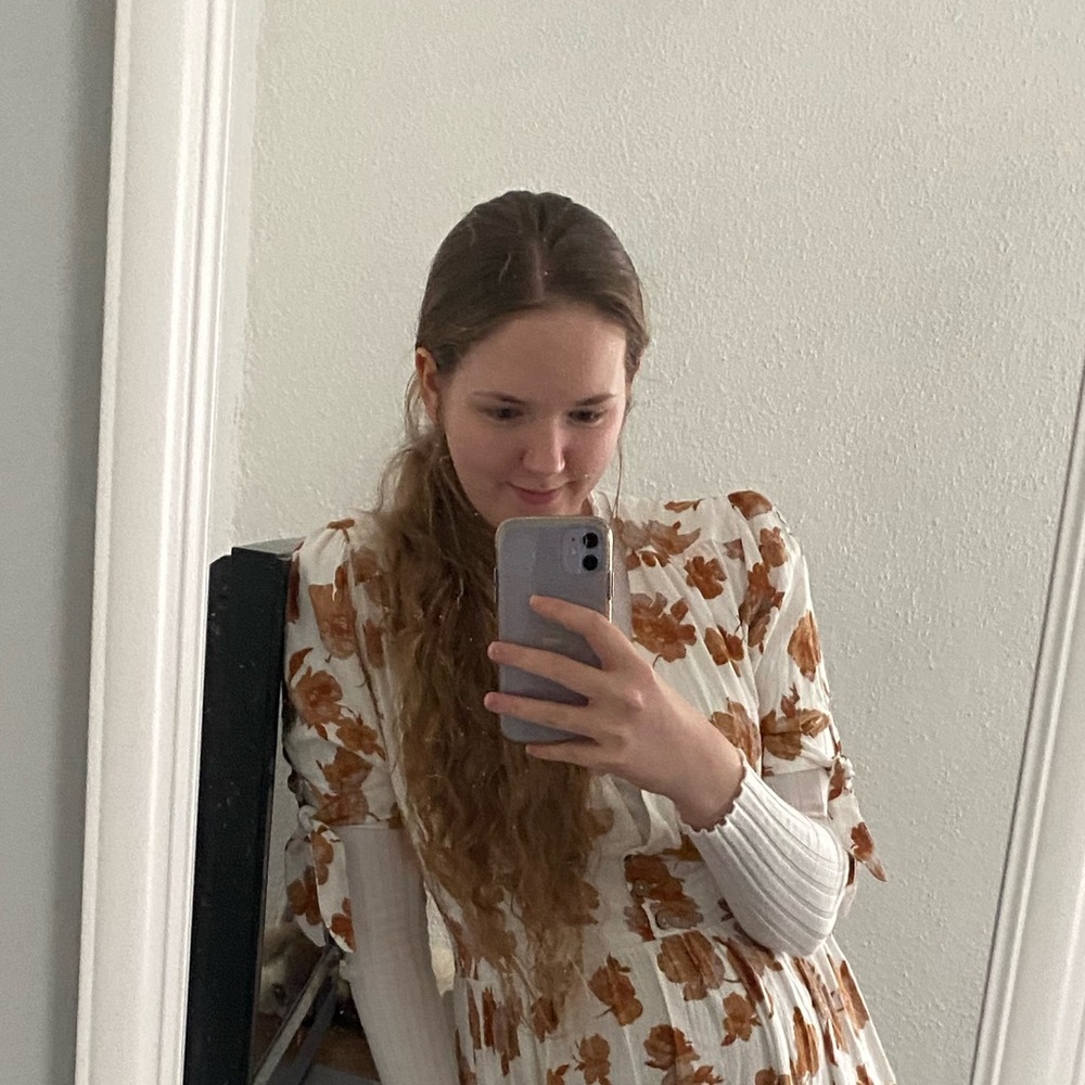 Meet your Posher, Caitlin
